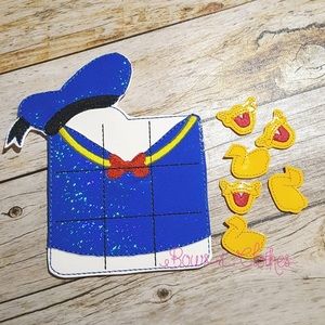 Disney Duck tic tac toe travel game